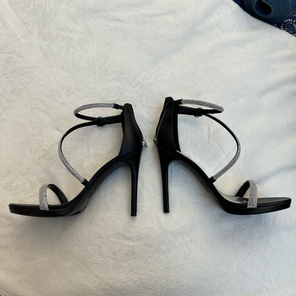 Black And Silver Gems Strappy Heels - Brand New - Size 9 - Nine West - Picture 4 of 8